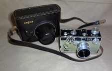 Vintage Argus 35mm Brick Camera with 50mm Argus Lens in Case Clean READ and LOOK