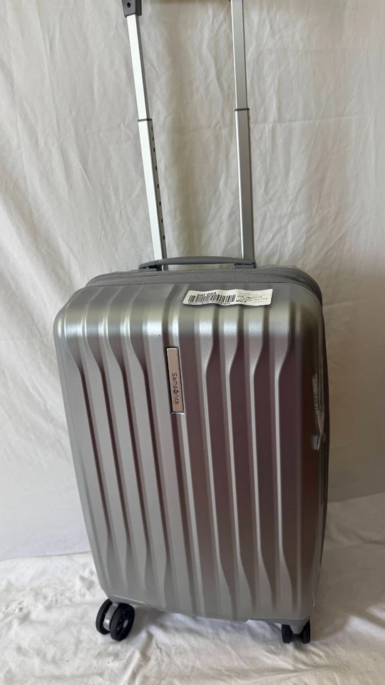 $580 New Samsonite Uplift Hard side Carry-On Spinner Luggage Silver 20" - Image 3 of 4