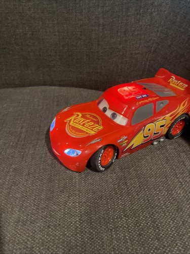 Disney Pixar Cars Lightning McQueen Thinkway Lichter bewegliche Augen sprechen funktioniert - Bild 2 von 9