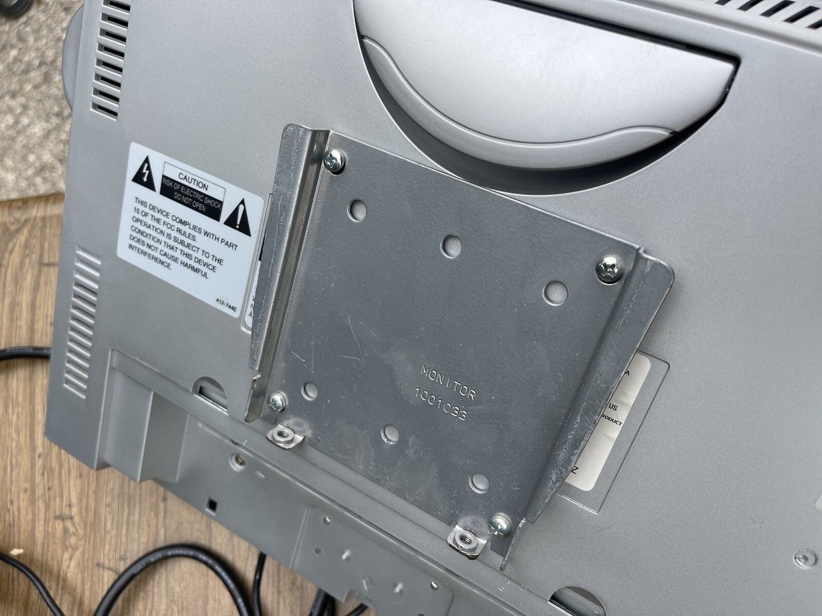 Zenith ZLD15A1B 15.1 Inch LCD TV | HD-Ready | Flat-Panel | Less