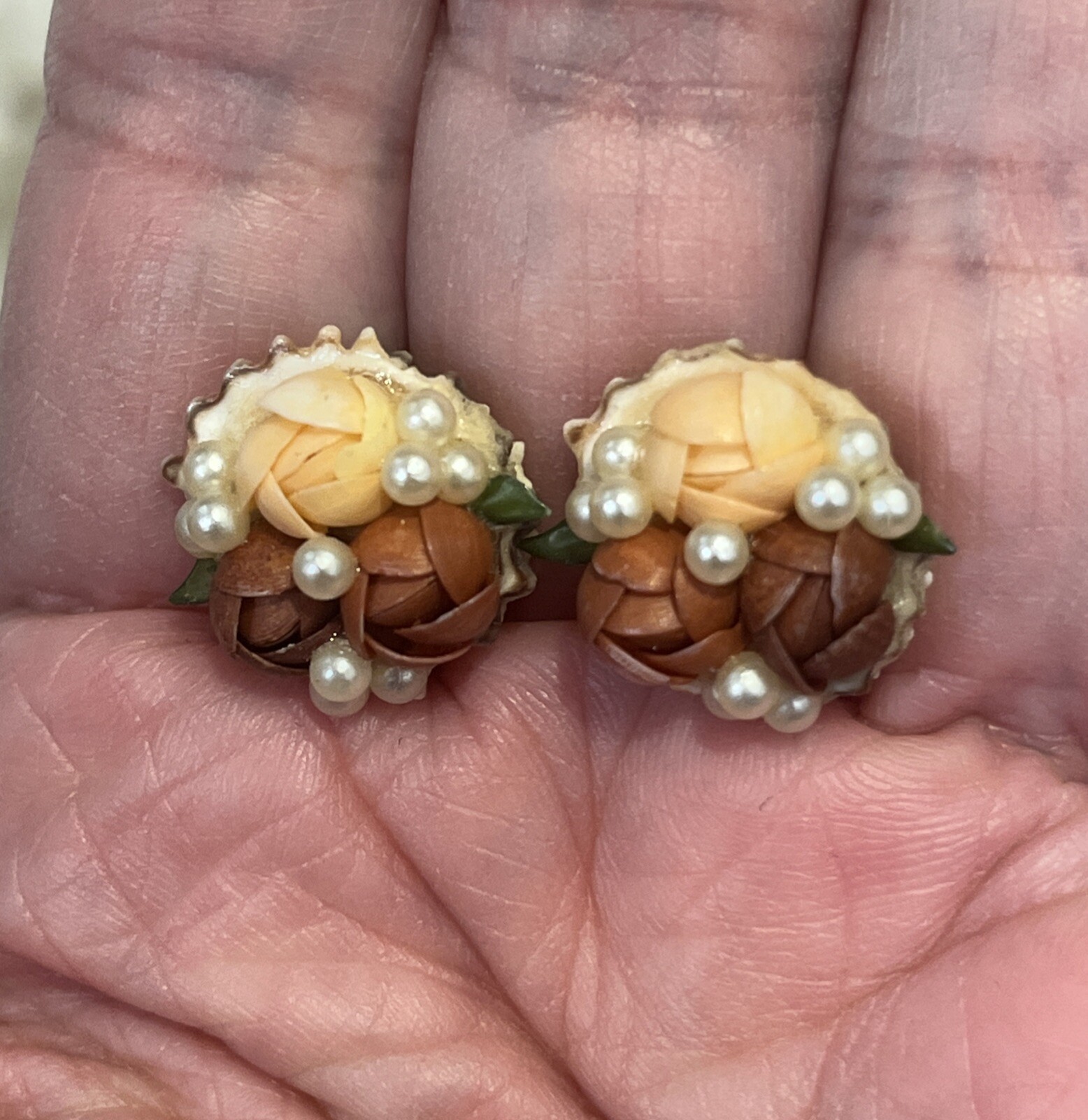 *READ* 2 Vtg Tiny Sea Shell Screw Back Earrings F… - image 7
