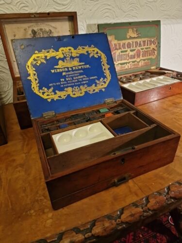 An Antique Winsor & Newton Mahogany Artist Box Late 19th Century - Picture 2 of 24