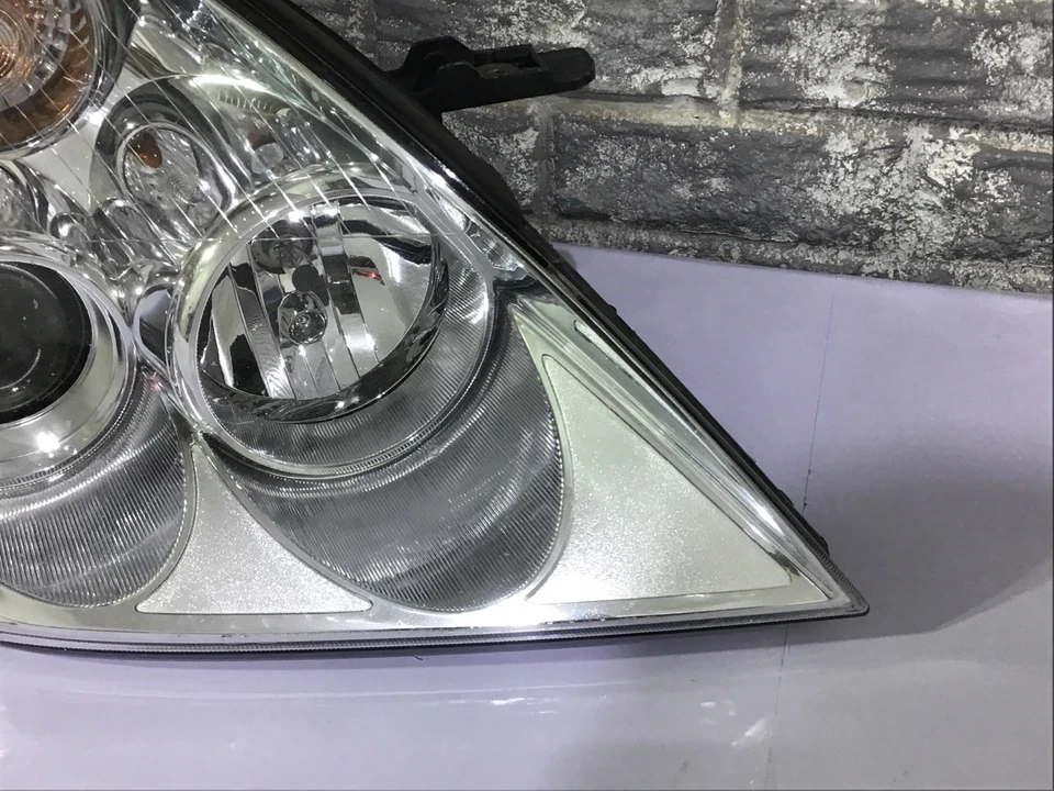 2007-2010 Hyundai Entourage Headlight Right (passenger Side) OEM, COMPLETE - Image 2 of 4