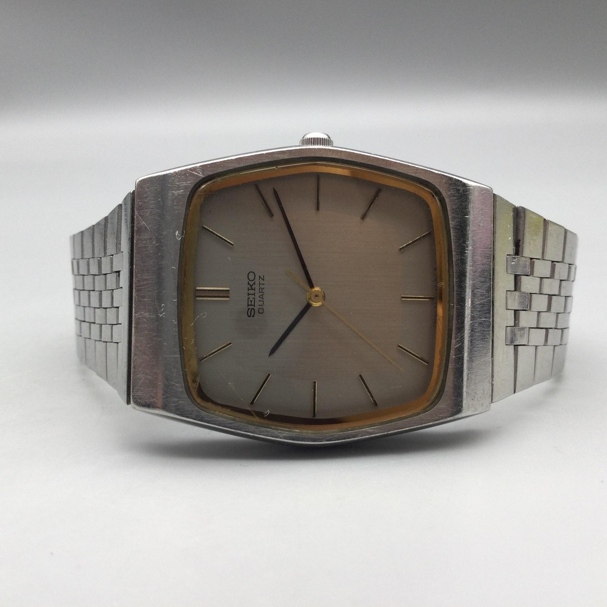 Vintage Seiko Mens Watch 29mm Silver Dial 6431-5110 Adj Band New