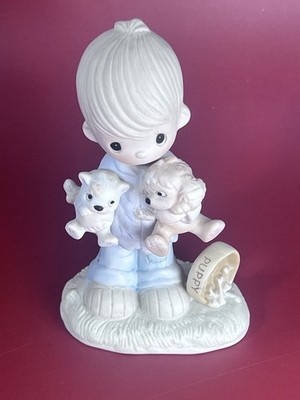 Precious Moments 1979  Blessed are the Peacemakers  Enesco Figurine E-3107