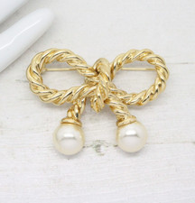 1980s Vintage Revival Faux Pearl Bow Brooch Pin Rediscovered by Susan Caplan