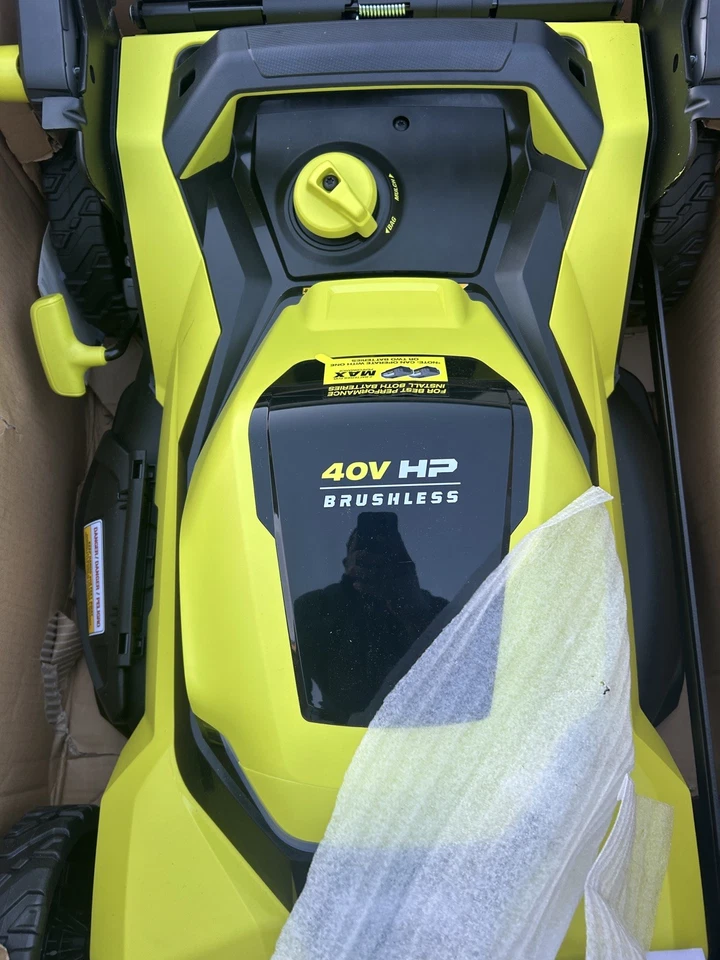 Cortacésped a batería autopropulsado Ryobi 40V 21" RY40HPLM01 (solo herramienta) Foto 2 de 4