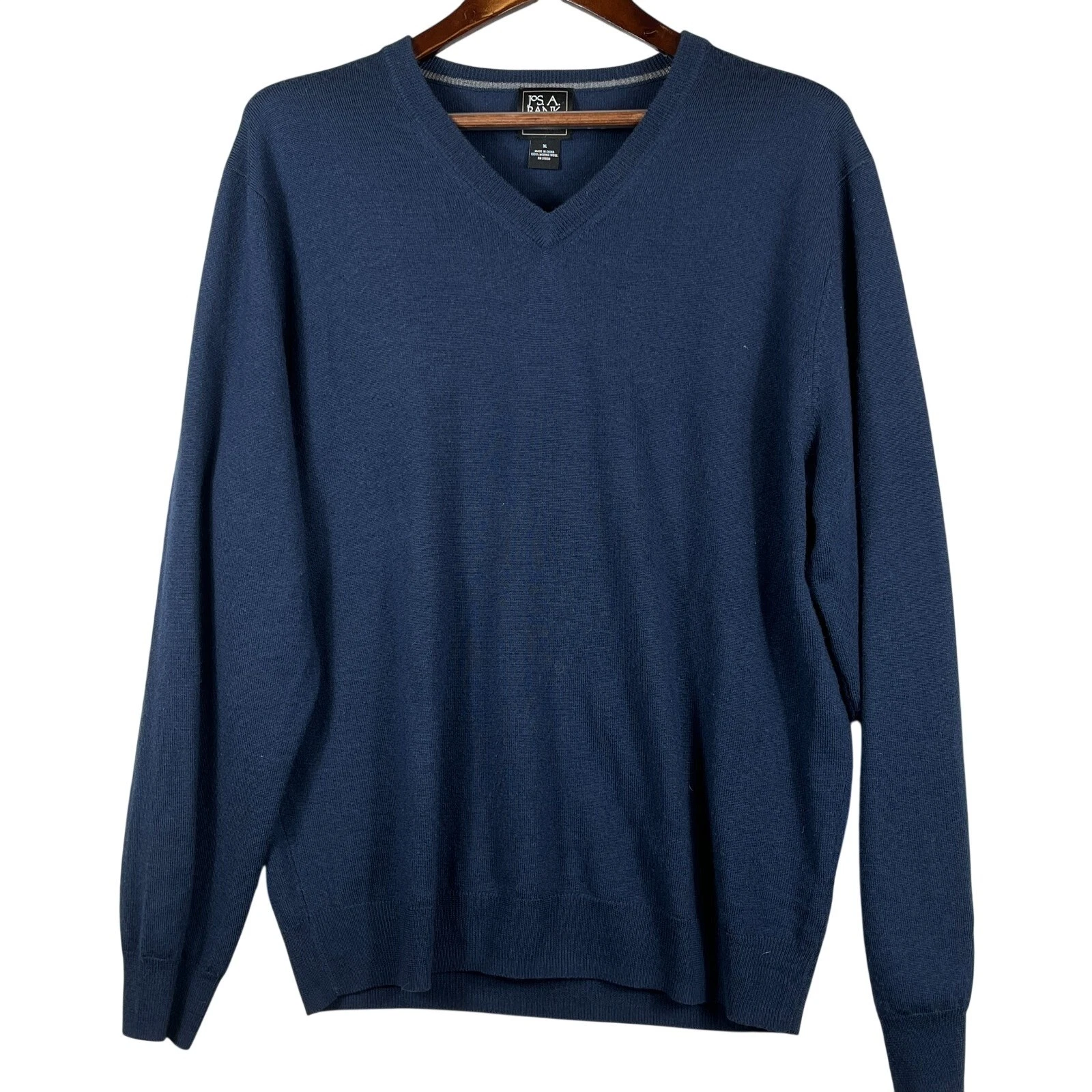 Jos A Bank Traveler Sweater Mens XL Navy Blue 100% Merino Wool Pullover V-Neck