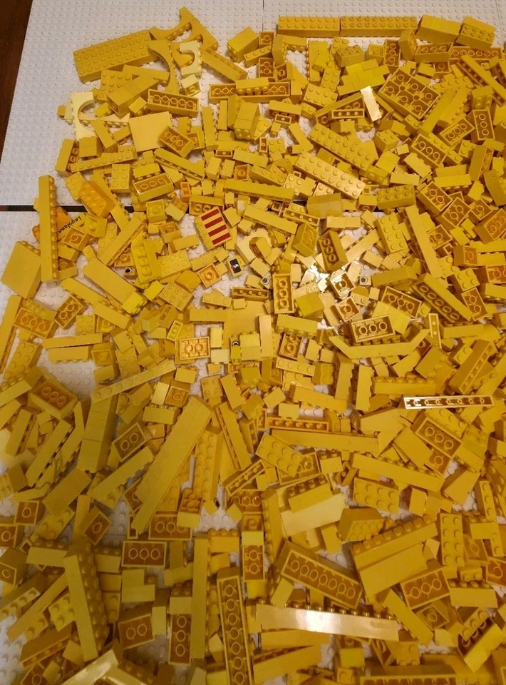Bulk lot of 7 LBS YELLOW LEGO Bricks Blocks Only & Free USPS Priority Shipping - Image 2 of 4