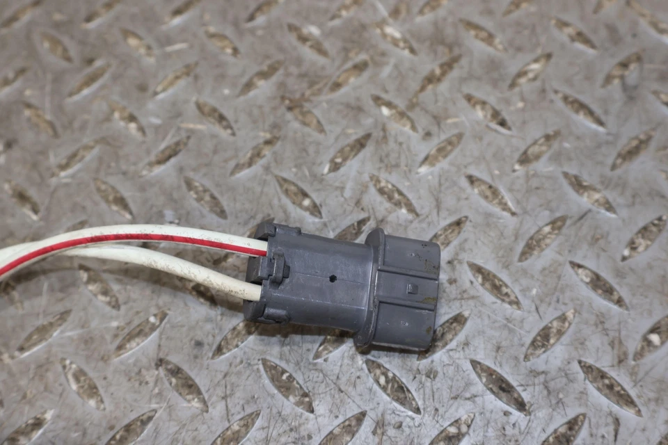 04-09 本田 S2000 AP2 熔断器接线继电器盒驾驶员车轮后(148K 英里) — 第 2/4 张图片