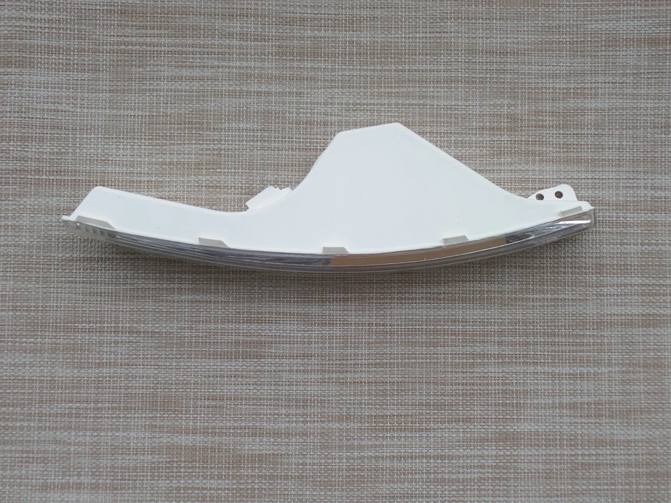 Paraurti indicatore di direzione destro per Vw Passat B6 3C2 3C5, 2BA010118041 - Immagine 2 di 3