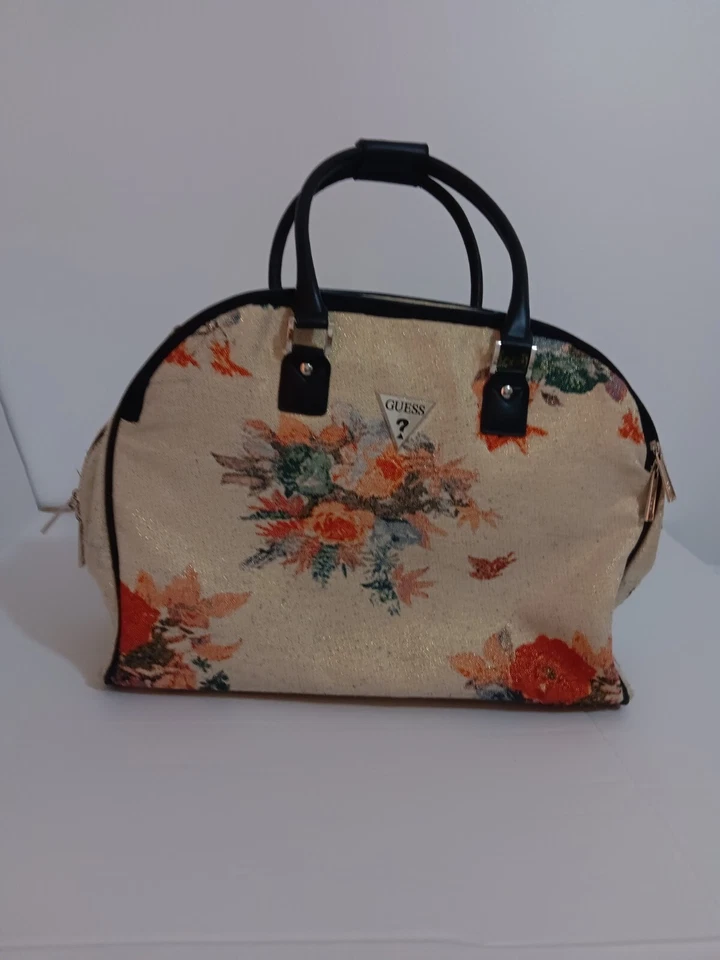 ☆GUESS! BOLSA DE MÃO WEEKENDER PADRÃO FLORAL MUITO ESPAÇOSA - Imagem 2 de 4