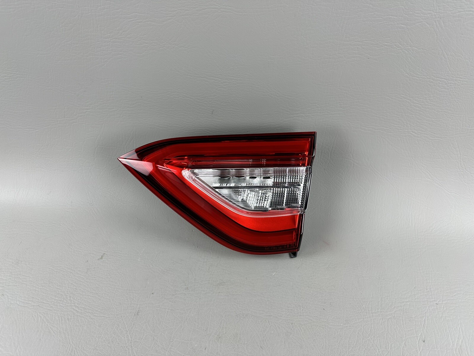 2017-2020 Maserati Levante Right Passenger Inner Tail Light OEM 20680202
