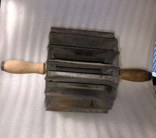 Miller Bun Divider Dough Cutter Roller Wooden Handles 18 Blade Patent Date 1907