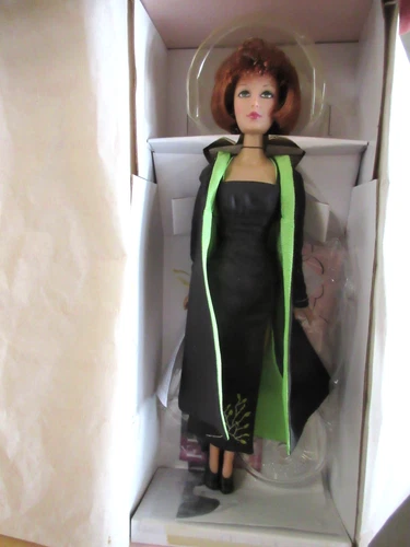 Madame Alexander 16" ALEX  Limited Edition RUNWAY REVIEW Doll in Box from 2000