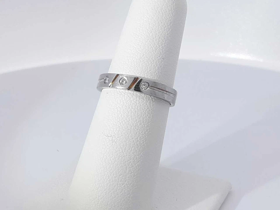 Anillo de oro blanco de 18 k de 0,3 quilates con diamantes de 3,4 gramos tamaño 5,5 Aa0525lwrsa Foto 2 de 4