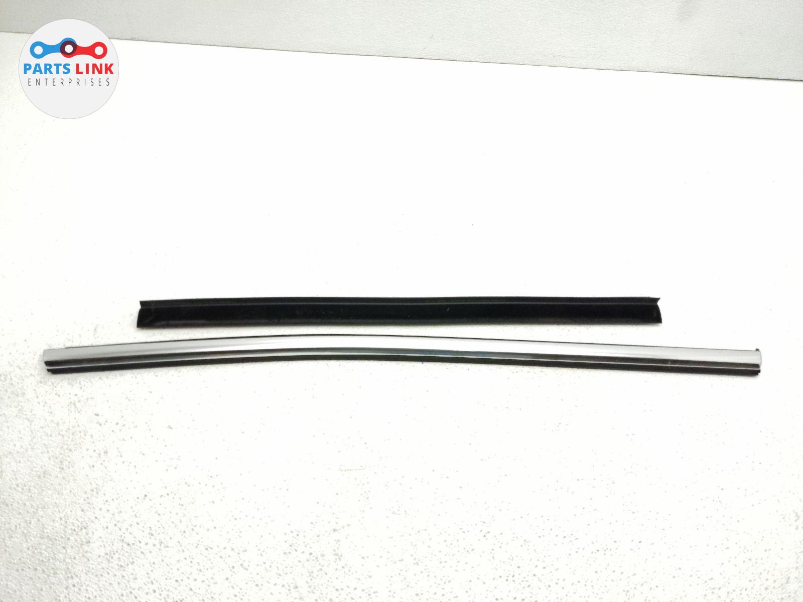 2017-20 MASERATI LEVANTE REAR LEFT DOOR TRIM MOLDING BELT CHROME APPLIQUE M161