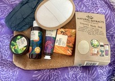 Natural Extracts Travel Wash Bag Gift Set/ Hand Cream / Shower Gel / Body Butter
