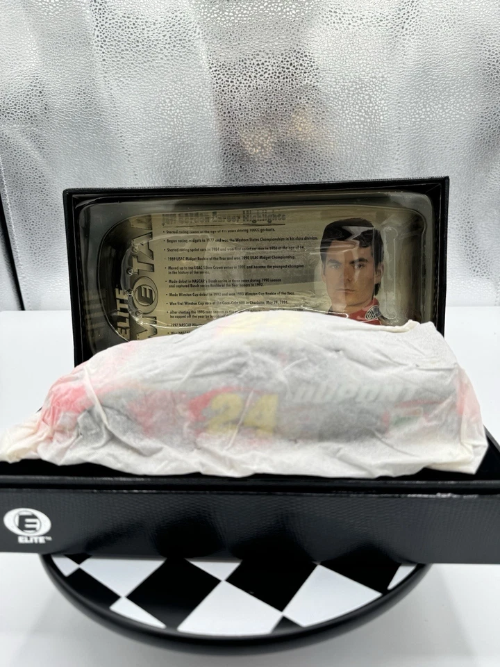 Acción Jeff Gordon #24 Elite Metal Series 2001 Dupont Monte Carlo Nuevo en caja Foto 4 de 4