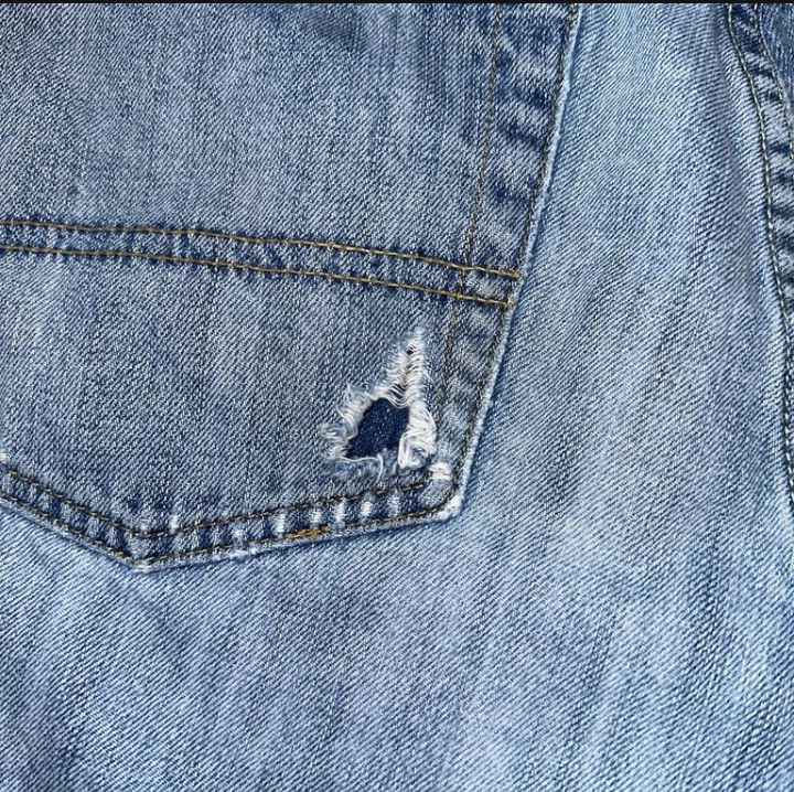 Distressed American Living Blue Denim Cut Off Jeans Shorts Jorts Size 33 - Image 3 of 4