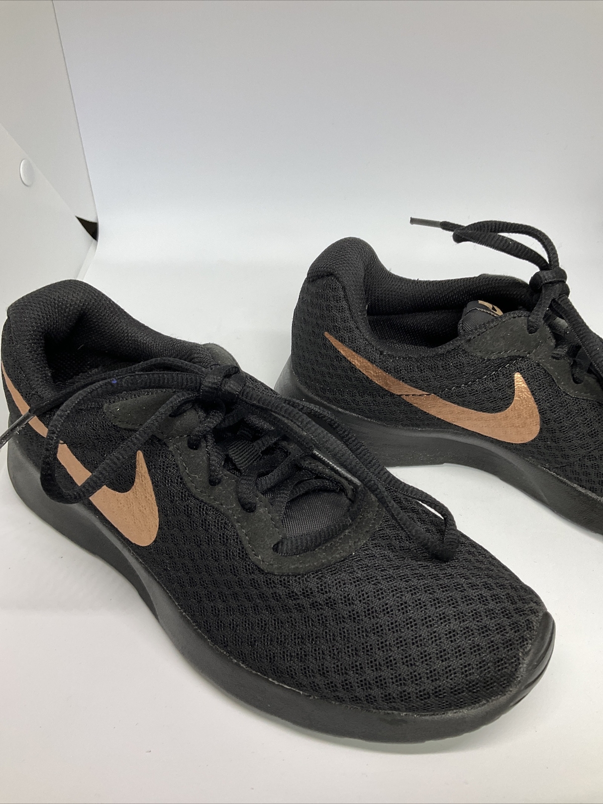 Nike Women's Tanjun Running Shoes Black Rose Gold Size 6 | eBay