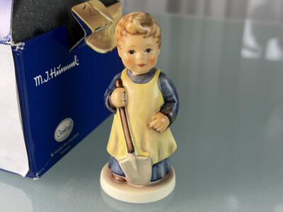 Hummel Figur 727 Muss noch Umgraben 9,5 cm. 1 Wahl - Top Zustand  