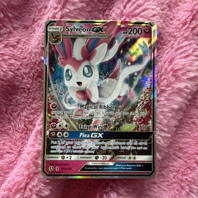 The Pokémon Company Sylveon GX 92a/145 Sun & Moon Ultra Rare Holo 200 HP