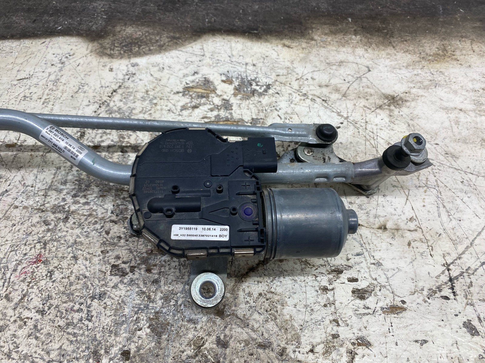 2010-2020 BENTLEY MULSANNE OEM FRONT WINDSHIELD WIPER MOTOR TRANSMISSION LINKAGE