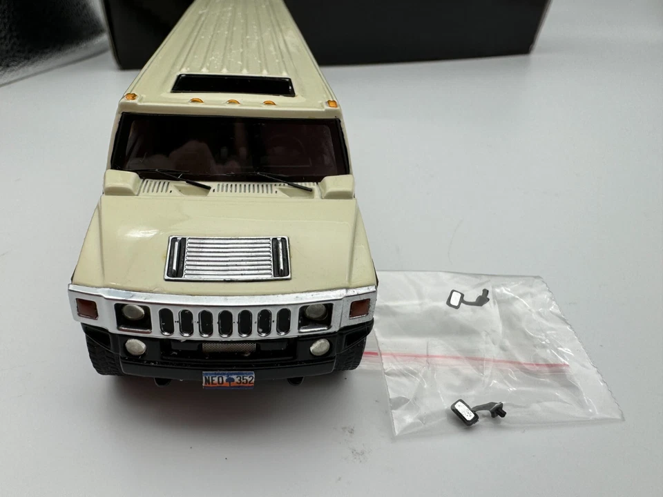 Last One Neo 1/43 Hummer H2 лимузин 1985 белый - Изображение 4 из 4