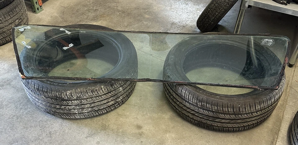 NO SHIPPING 1975 Monte Carlo Back Glass LOCAL PICK UP ONLY - Image 2 of 4