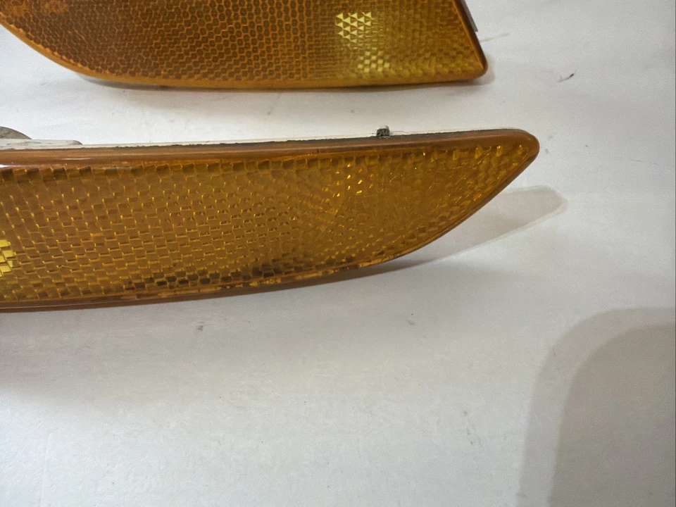 04-08 Chrysler Crossfire Front Bumper Right and Left  Marker Lamp OEM Foto 3 de 4