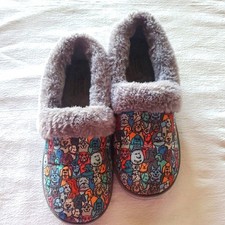 BOBS By Skechers Too Cute Pooch Parade Dog Print Sz 7 Slippers w Gray Fur Lining
