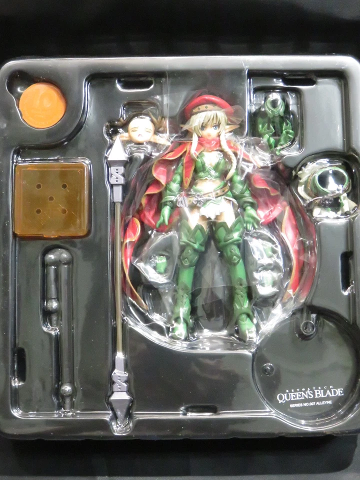 REVOLTECH Queens Blade: 007 Fighting Master Alleyne action figure KAIYODO - Image 4 of 4
