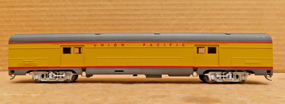Walthers HO Scale Union Pacific 73' Budd Baggage Car 932-6414