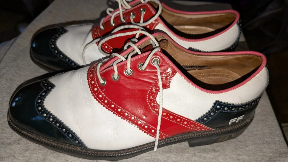 Tênis de golfe masculino FJ MyJoy ICON couro sela – Vermelho/branco/preto tamanho 9 - Imagem 2 de 4