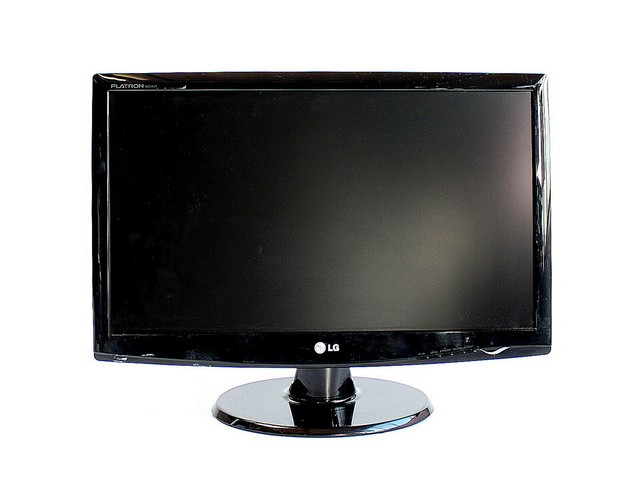 LG Flatron W2243s stav A- | ✓ SuperLevnaPC.cz