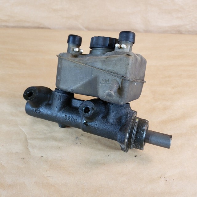 Mercedes Benz w123/ w126 Brake master cylinder A0044302601 eBay