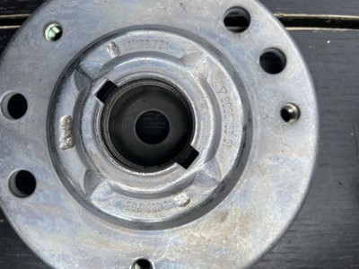 Front Wheel Hub Mazda 2 / Demio (BCE1-153-01)   Used