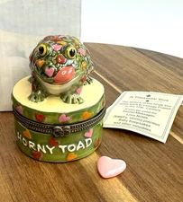 Porcelain Hinged Trinket Box Horny Toad With Pink Heart