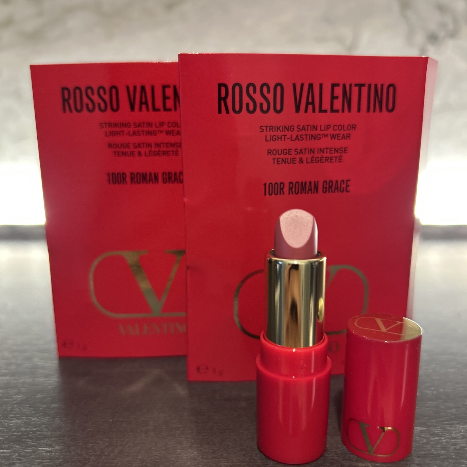 2x Lápiz labial Rosso Valentino 100r Roman Grace satinado rosa desnudo MINI .03 oz / 1 g