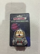 Dr. Simi Astronauta Llavero Pastillero / Dr. Simi Astronaut Pill Box Keychain
