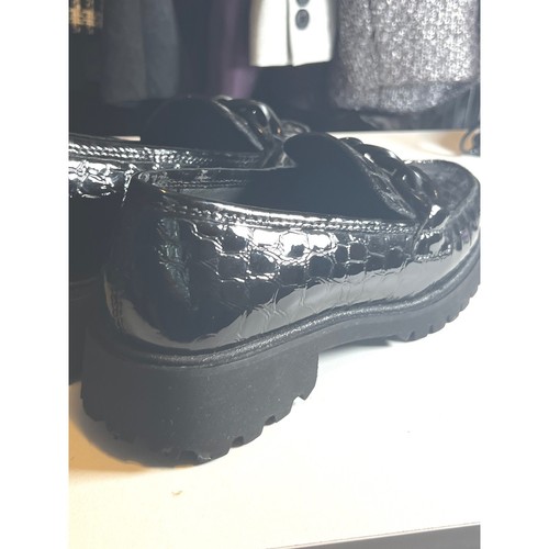 Ara High Soft Platform Loafers Chain Accent Lug Sole Trendy Black 9 - Picture 10 of 10