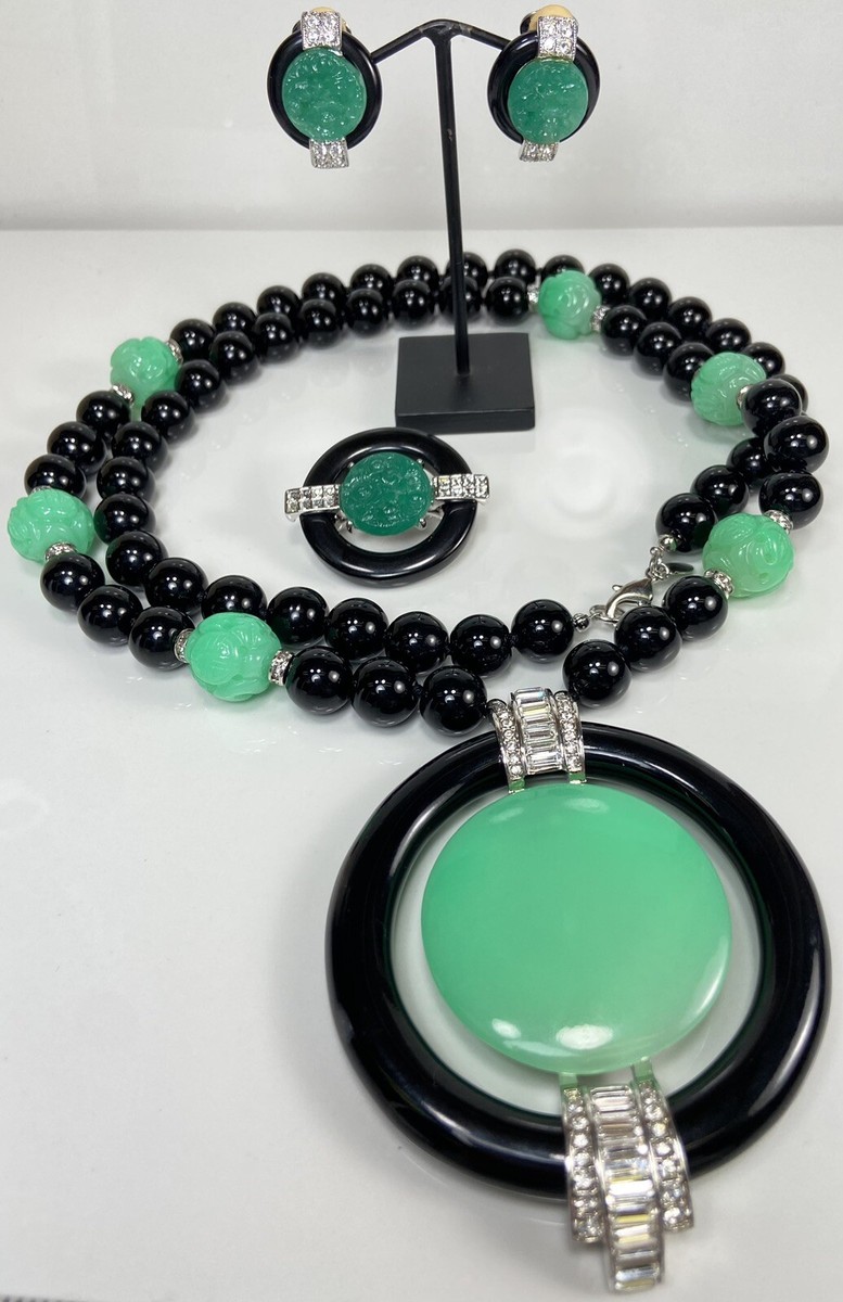 アクセサリー Deep Green Jade with Fox & Hulu Charm KJL SILVERTONE FAUX GREEN JADE & FAUX ONYX ART DECO JEWELRY