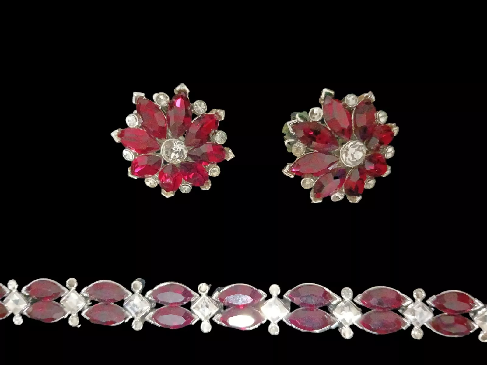 Boucles d'oreilles abmnd bracelet rouge rubis époque Kramer of Ny Dior signées