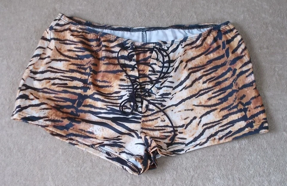 Botín corto estampado tigre tiro bajo corbata delantera descarada trasera modelado talla M 26 x 1 Foto 2 de 4