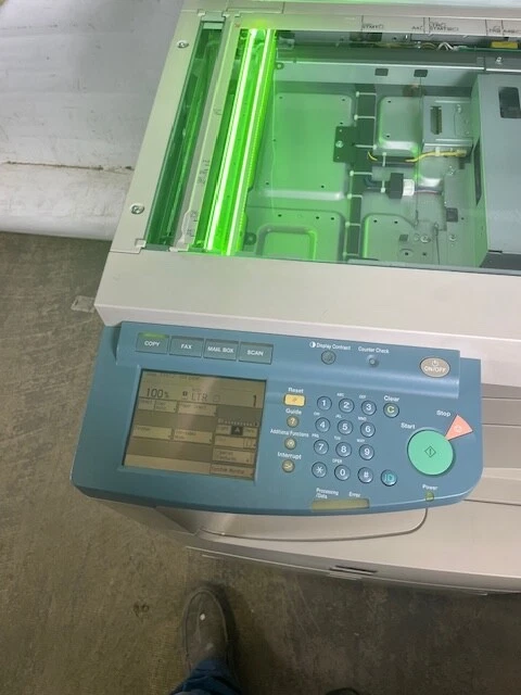 11 x 17 Canon Imagerunner 2200 copiadora fax impresora escáner Foto 2 de 4