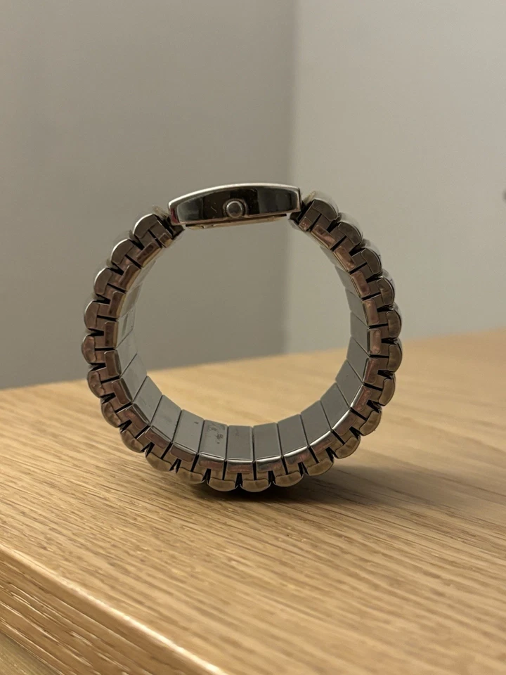 Reloj Streetwear Hello Kitty vintage de acero inoxidable Foto 2 de 4