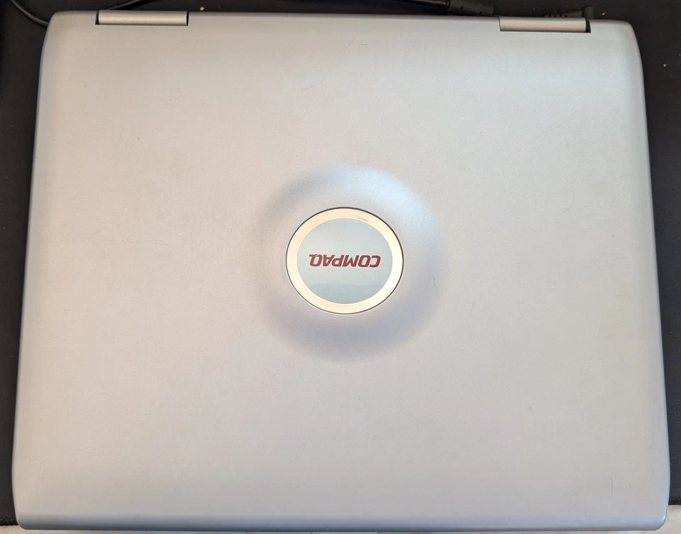 Compaq Presario 2100 – Portatile Windows XP SP3 - Immagine 2 di 4