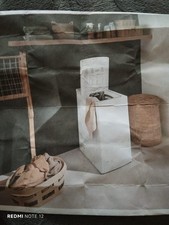 Ein guter Neuwagen, noch nicht einmal ausgepackt, direkt aus dem Autohaus.