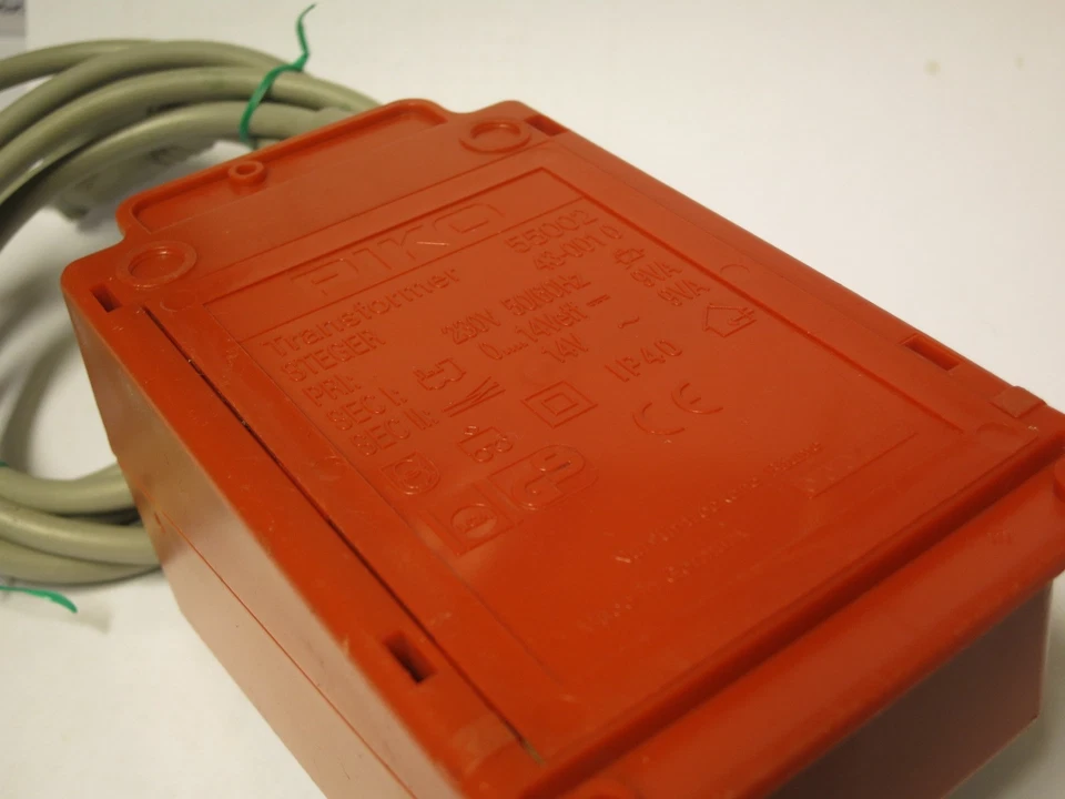 PIKO Transformator Modellbahn 14V - Bild 2 von 4